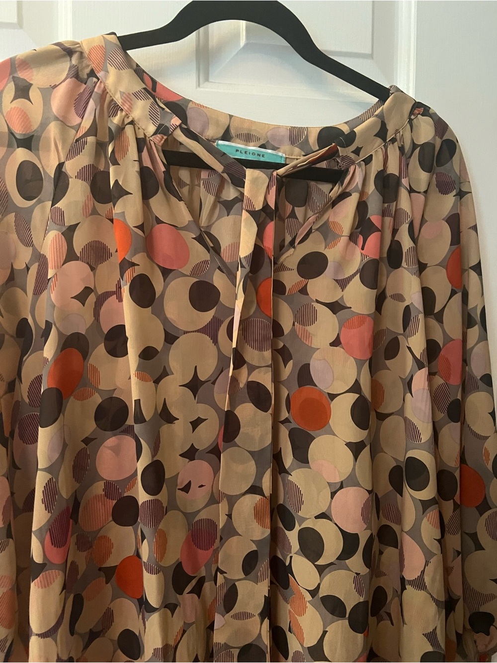 Pleione Multicolor Beige Circle-Print Tie-Neck Blouse